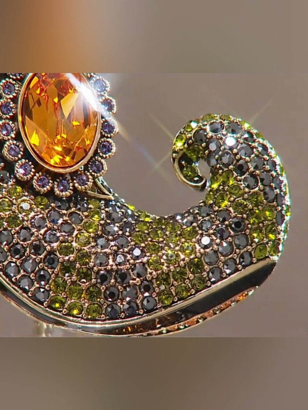 HEIDI DAUS Walk Witch Way SWAROVSKI Crystal Halloween Witch Boot Shoe Brooch Pin - Picture 4 of 14